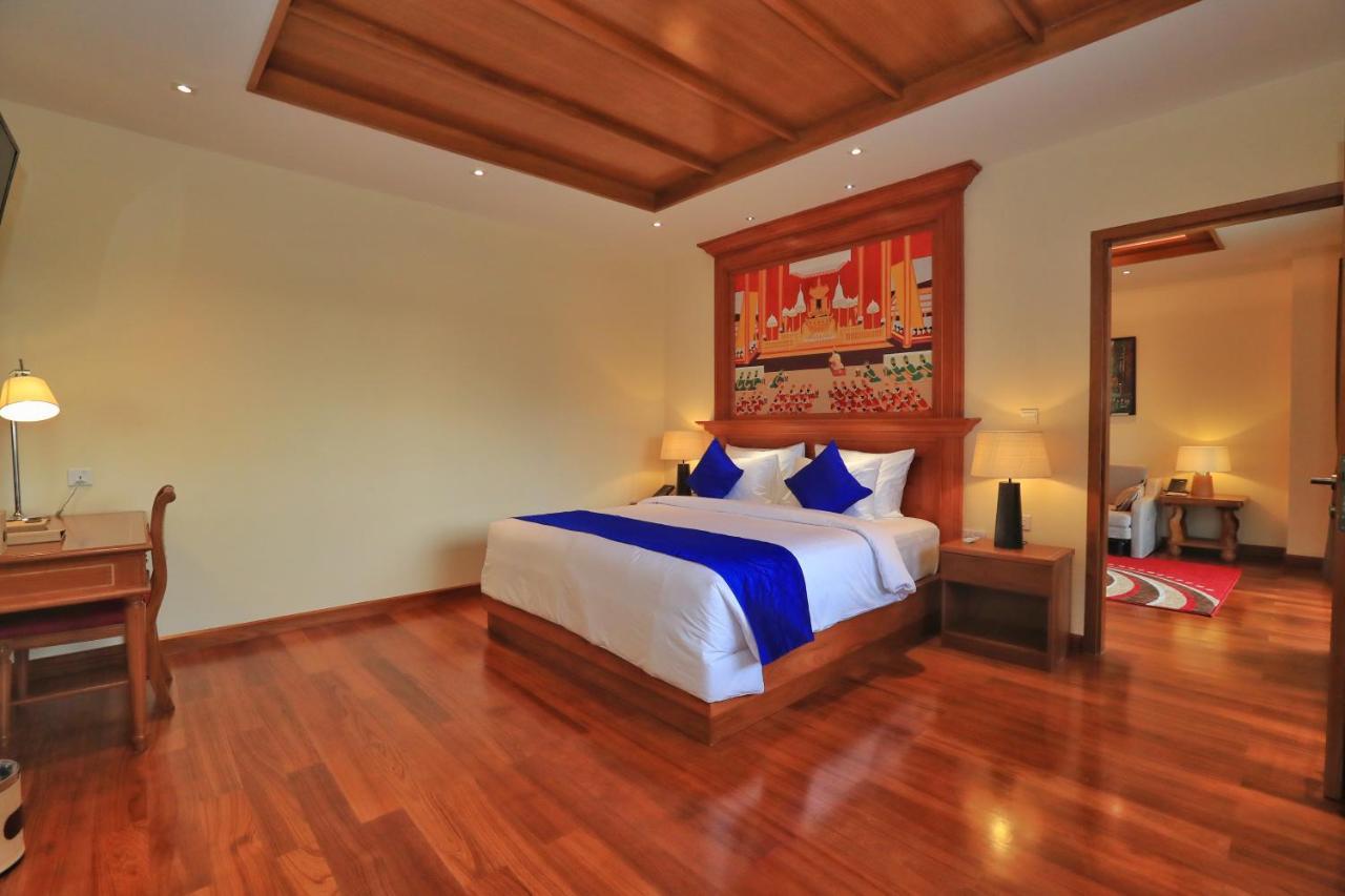 Sunset Palace View Suites Mandalay Buitenkant foto
