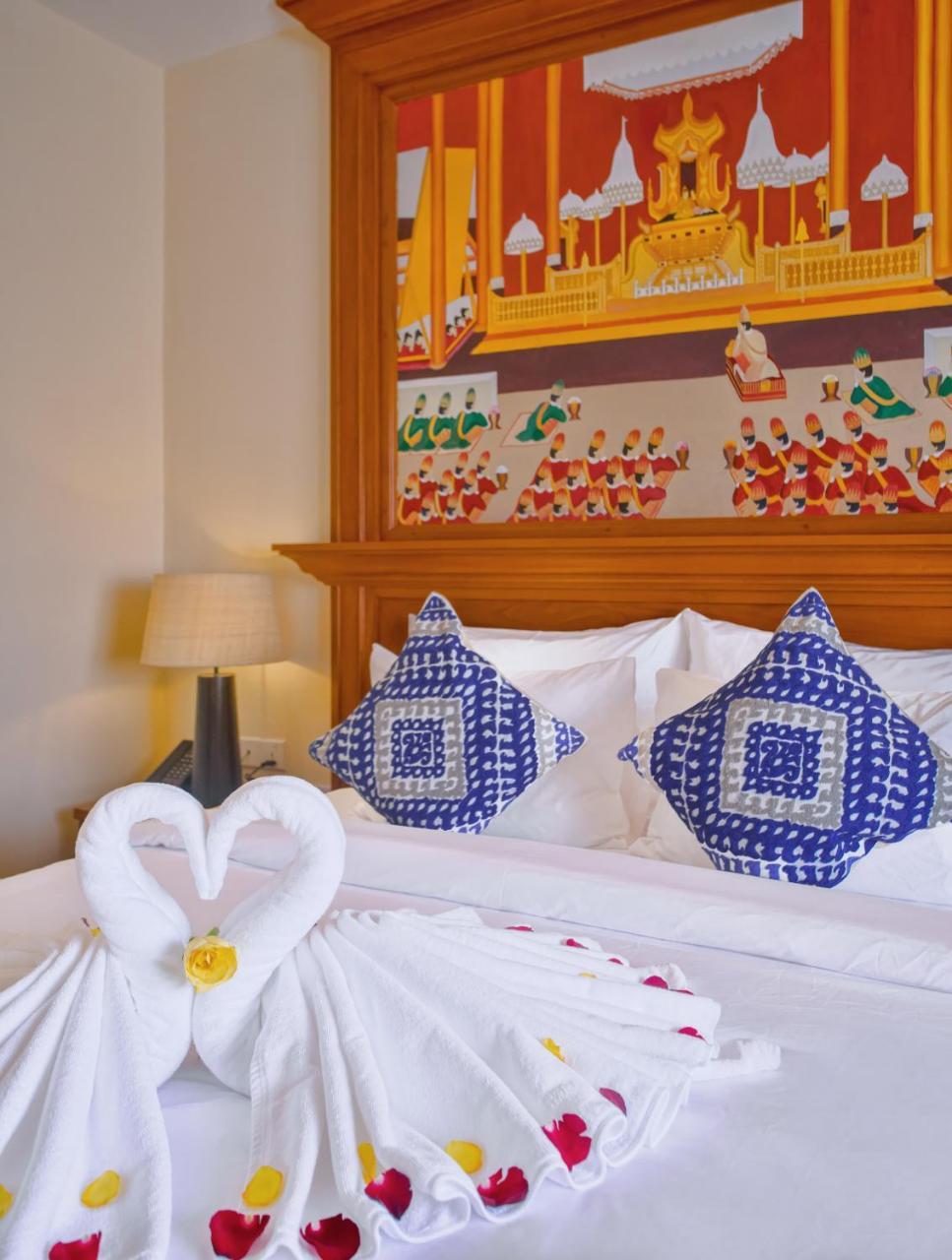 Sunset Palace View Suites Mandalay Buitenkant foto