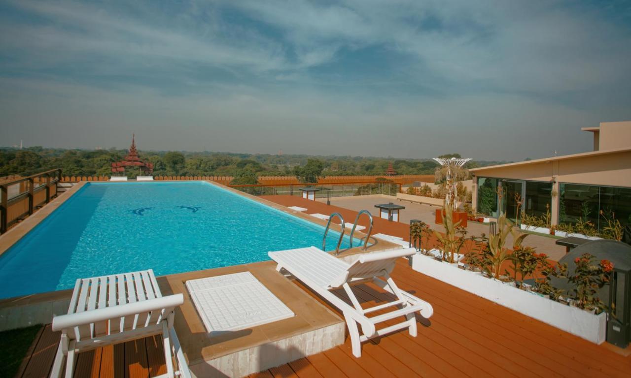 Sunset Palace View Suites Mandalay Buitenkant foto