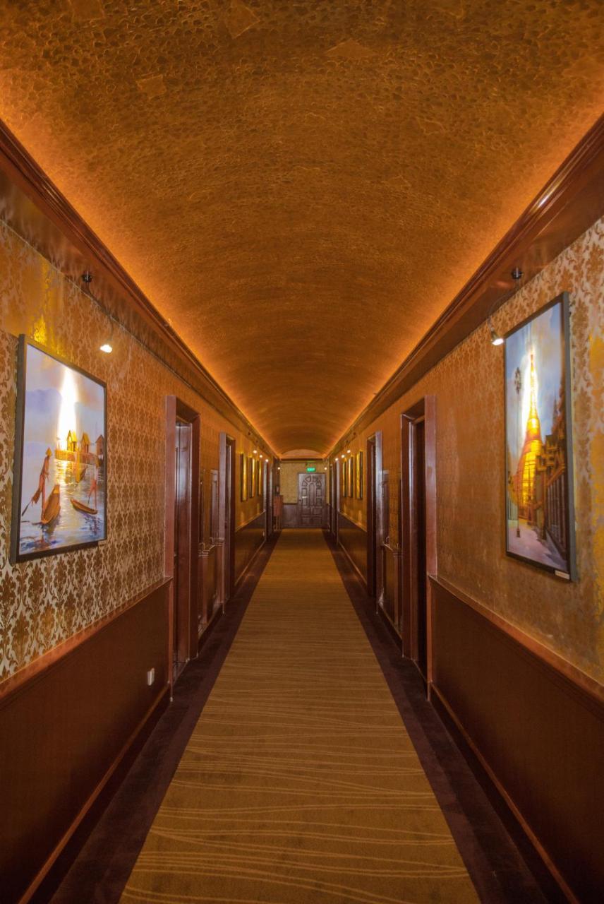 Sunset Palace View Suites Mandalay Buitenkant foto