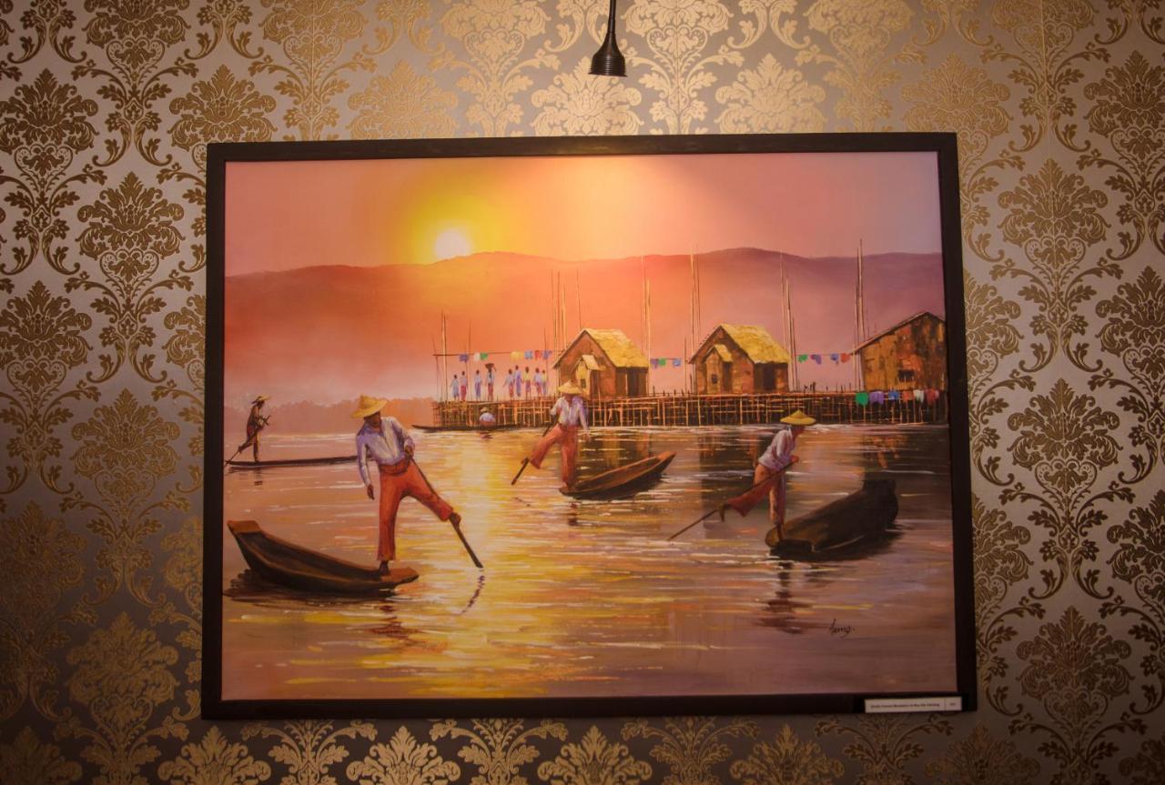 Sunset Palace View Suites Mandalay Buitenkant foto
