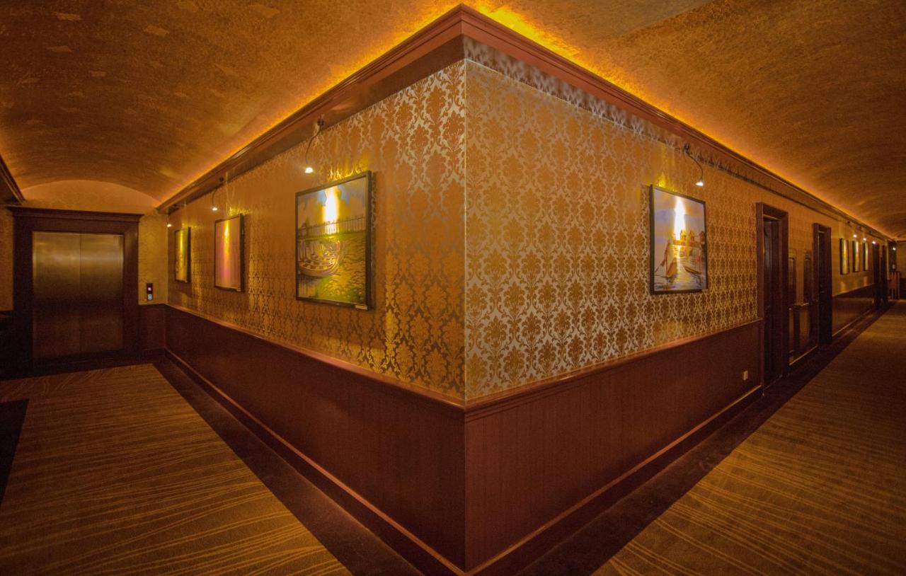 Sunset Palace View Suites Mandalay Buitenkant foto
